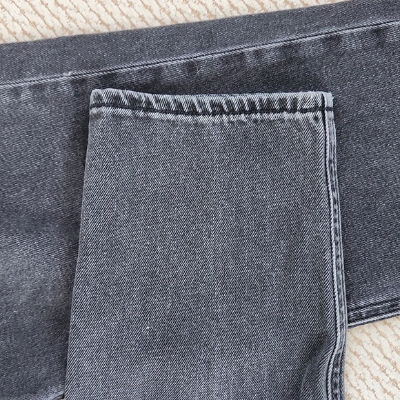 Women's AEO Black Jeans, Mom Jeans, size 4 Regular - Picture 3 of 5